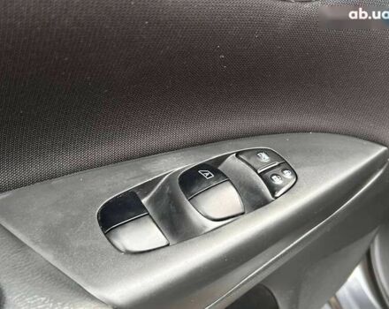 Ниссан Сентра, объемом двигателя 1.8 л и пробегом 111 тыс. км за 8700 $, фото 13 на Automoto.ua