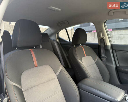 Серый Ниссан Сентра, объемом двигателя 2 л и пробегом 90 тыс. км за 14900 $, фото 9 на Automoto.ua