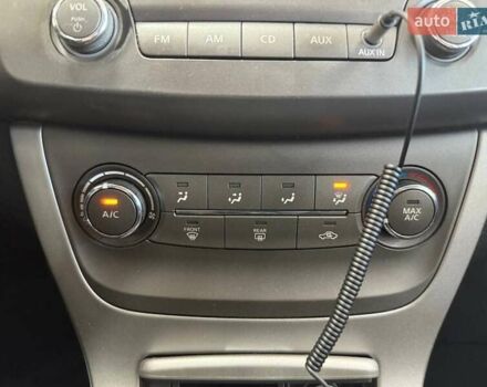 Ниссан Сентра 2013 в Киеве на Automoto.ua Синий Ниссан Сентра, объемом двигателя 1.6 л и пробегом 152 тыс. км за 6990 $, фото 22 на Automoto.ua