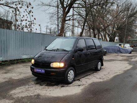 Черный Ниссан Серена, объемом двигателя 2.3 л и пробегом 300 тыс. км за 1700 $, фото 1 на Automoto.ua