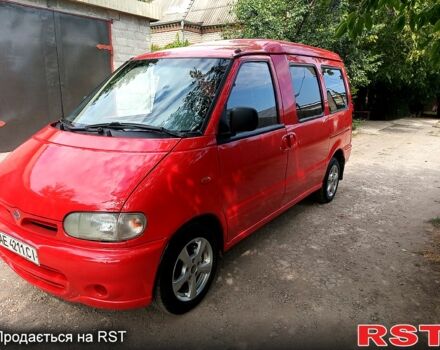Красный Ниссан Серена, объемом двигателя 2.3 л и пробегом 358 тыс. км за 3600 $, фото 1 на Automoto.ua