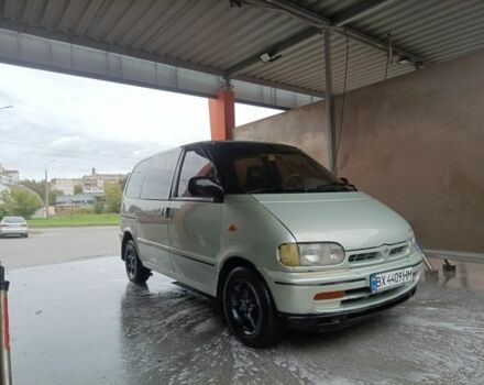 Серый Ниссан Серена, объемом двигателя 2 л и пробегом 319 тыс. км за 2400 $, фото 1 на Automoto.ua