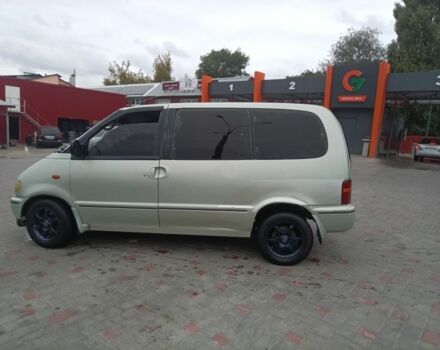 Серый Ниссан Серена, объемом двигателя 2 л и пробегом 319 тыс. км за 2400 $, фото 4 на Automoto.ua