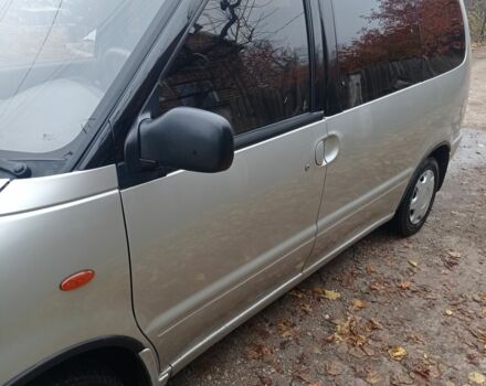 Сірий Ніссан Сєрєна, об'ємом двигуна 2 л та пробігом 300 тис. км за 4000 $, фото 1 на Automoto.ua