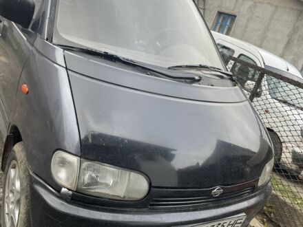 Сірий Ніссан Сєрєна, об'ємом двигуна 1.6 л та пробігом 300 тис. км за 1100 $, фото 1 на Automoto.ua