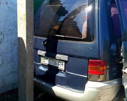 Синий Ниссан Серена, объемом двигателя 2 л и пробегом 75 тыс. км за 2000 $, фото 2 на Automoto.ua