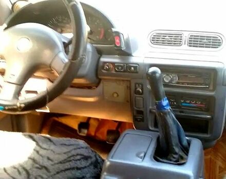 Синий Ниссан Серена, объемом двигателя 2 л и пробегом 75 тыс. км за 2000 $, фото 4 на Automoto.ua