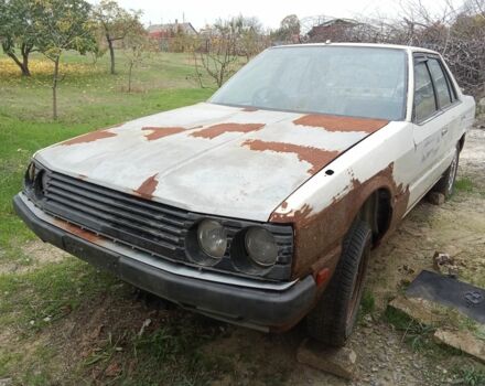 Белый Ниссан Скайлайн, объемом двигателя 1.8 л и пробегом 99 тыс. км за 1500 $, фото 7 на Automoto.ua