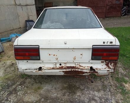 Белый Ниссан Скайлайн, объемом двигателя 1.8 л и пробегом 99 тыс. км за 1500 $, фото 3 на Automoto.ua