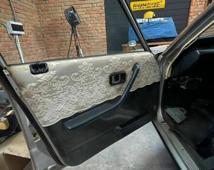 Серый Ниссан Скайлайн, объемом двигателя 2 л и пробегом 120 тыс. км за 30000 $, фото 9 на Automoto.ua