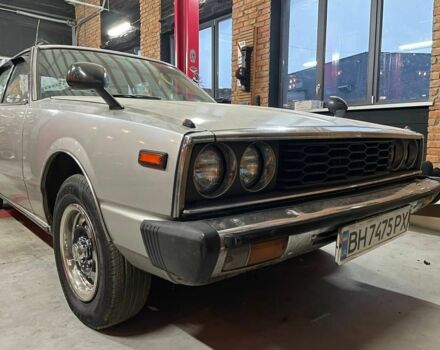 Серый Ниссан Скайлайн, объемом двигателя 2 л и пробегом 120 тыс. км за 30000 $, фото 4 на Automoto.ua