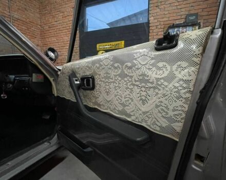 Серый Ниссан Скайлайн, объемом двигателя 2 л и пробегом 120 тыс. км за 30000 $, фото 6 на Automoto.ua