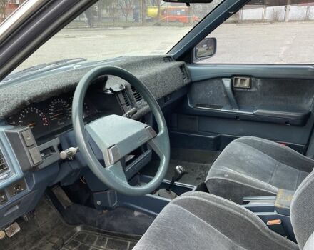 Сірий Ніссан Станза, об'ємом двигуна 0 л та пробігом 250 тис. км за 850 $, фото 6 на Automoto.ua