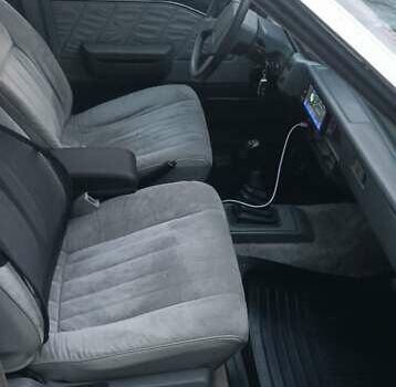 Синій Ніссан Станза, об'ємом двигуна 1.8 л та пробігом 217 тис. км за 1100 $, фото 4 на Automoto.ua