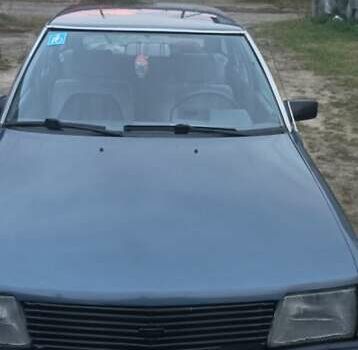 Синій Ніссан Станза, об'ємом двигуна 1.8 л та пробігом 217 тис. км за 1100 $, фото 2 на Automoto.ua