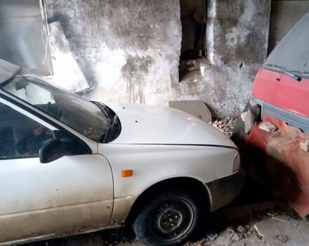 Білий Ніссан Санні, об'ємом двигуна 1.7 л та пробігом 300 тис. км за 1000 $, фото 4 на Automoto.ua