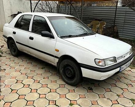 Белый Ниссан Санни, объемом двигателя 1.4 л и пробегом 440 тыс. км за 700 $, фото 3 на Automoto.ua