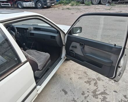 Білий Ніссан Санні, об'ємом двигуна 1.6 л та пробігом 213 тис. км за 1000 $, фото 3 на Automoto.ua