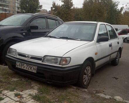 Білий Ніссан Санні, об'ємом двигуна 1.4 л та пробігом 300 тис. км за 1000 $, фото 2 на Automoto.ua
