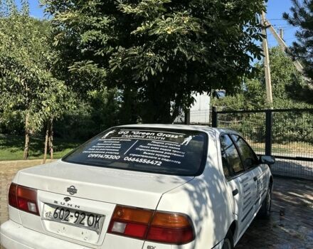 Белый Ниссан Санни, объемом двигателя 1.5 л и пробегом 298 тыс. км за 1600 $, фото 2 на Automoto.ua