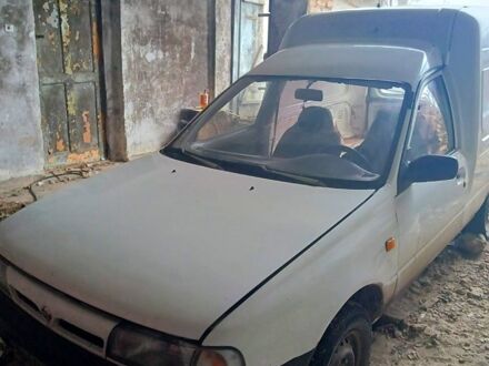 Белый Ниссан Санни, объемом двигателя 1.7 л и пробегом 300 тыс. км за 1000 $, фото 1 на Automoto.ua