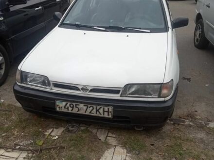 Белый Ниссан Санни, объемом двигателя 1.4 л и пробегом 300 тыс. км за 1000 $, фото 1 на Automoto.ua