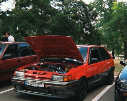 Красный Ниссан Санни, объемом двигателя 1.81 л и пробегом 300 тыс. км за 19999 $, фото 1 на Automoto.ua