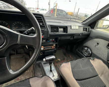 Червоний Ніссан Санні, об'ємом двигуна 1.68 л та пробігом 280 тис. км за 1500 $, фото 12 на Automoto.ua