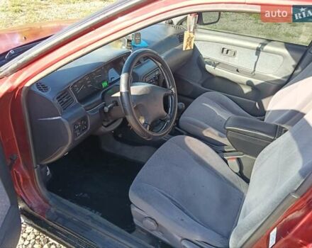 Червоний Ніссан Санні, об'ємом двигуна 1.6 л та пробігом 350 тис. км за 1650 $, фото 3 на Automoto.ua