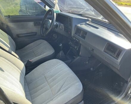 Сірий Ніссан Санні, об'ємом двигуна 1.6 л та пробігом 250 тис. км за 750 $, фото 4 на Automoto.ua