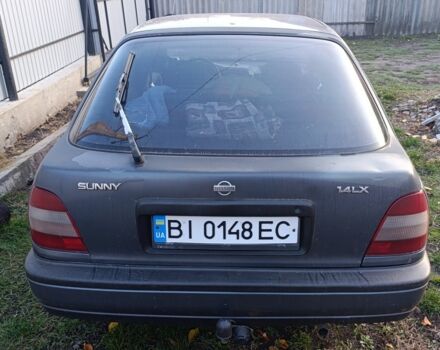 Сірий Ніссан Санні, об'ємом двигуна 0 л та пробігом 1000 тис. км за 1200 $, фото 3 на Automoto.ua