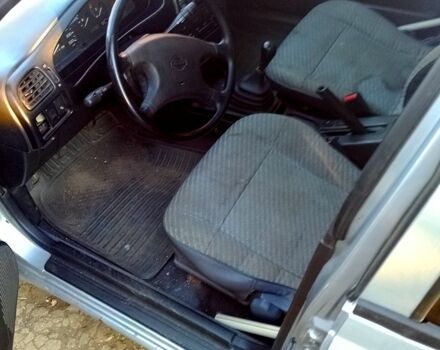 Сірий Ніссан Санні, об'ємом двигуна 1.4 л та пробігом 414 тис. км за 1750 $, фото 7 на Automoto.ua