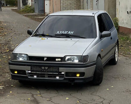 Серый Ниссан Санни, объемом двигателя 1.6 л и пробегом 196 тыс. км за 2400 $, фото 5 на Automoto.ua