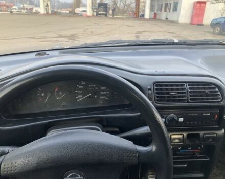 Серый Ниссан Санни, объемом двигателя 1.4 л и пробегом 323 тыс. км за 1100 $, фото 3 на Automoto.ua