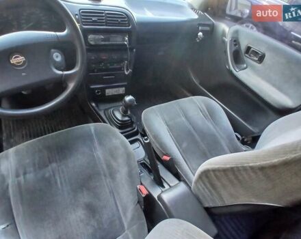 Сірий Ніссан Санні, об'ємом двигуна 1.6 л та пробігом 220 тис. км за 1400 $, фото 1 на Automoto.ua