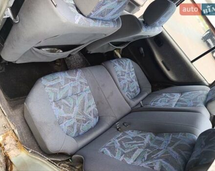 Серый Ниссан Санни, объемом двигателя 1.4 л и пробегом 270 тыс. км за 745 $, фото 6 на Automoto.ua