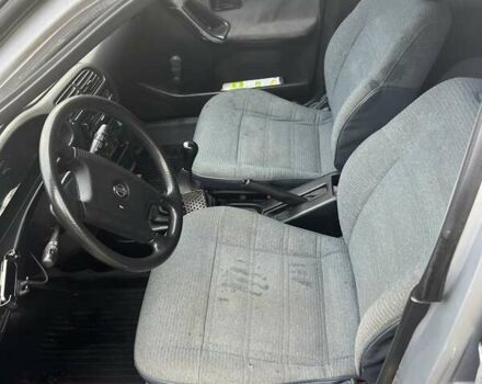 Серый Ниссан Санни, объемом двигателя 1.39 л и пробегом 250 тыс. км за 1700 $, фото 5 на Automoto.ua