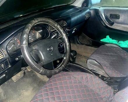 Серый Ниссан Санни, объемом двигателя 1.3 л и пробегом 300 тыс. км за 1200 $, фото 2 на Automoto.ua