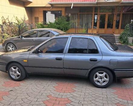 Сірий Ніссан Санні, об'ємом двигуна 1.6 л та пробігом 350 тис. км за 3200 $, фото 1 на Automoto.ua