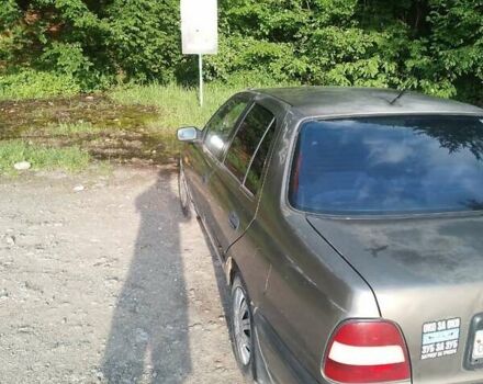 Серый Ниссан Санни, объемом двигателя 1.6 л и пробегом 303 тыс. км за 450 $, фото 6 на Automoto.ua