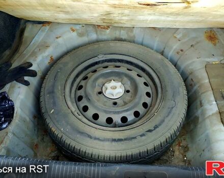 Сірий Ніссан Санні, об'ємом двигуна 1.6 л та пробігом 185 тис. км за 3300 $, фото 5 на Automoto.ua