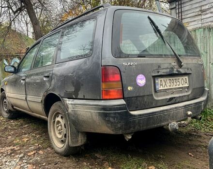 Серый Ниссан Санни, объемом двигателя 1.7 л и пробегом 300 тыс. км за 1000 $, фото 4 на Automoto.ua