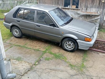 Сірий Ніссан Санні, об'ємом двигуна 0 л та пробігом 500 тис. км за 607 $, фото 1 на Automoto.ua
