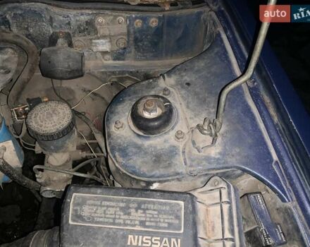Синий Ниссан Санни, объемом двигателя 1.68 л и пробегом 300 тыс. км за 800 $, фото 9 на Automoto.ua