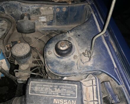 Синий Ниссан Санни, объемом двигателя 1.7 л и пробегом 300 тыс. км за 800 $, фото 7 на Automoto.ua