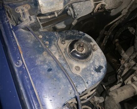 Синий Ниссан Санни, объемом двигателя 1.7 л и пробегом 300 тыс. км за 800 $, фото 6 на Automoto.ua