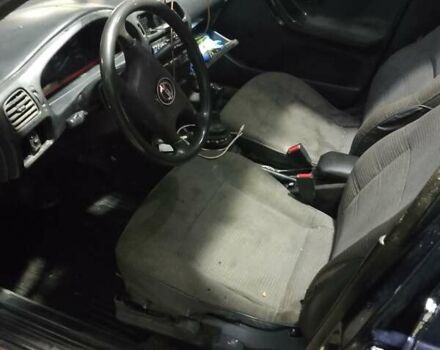 Синий Ниссан Санни, объемом двигателя 1.4 л и пробегом 600 тыс. км за 948 $, фото 5 на Automoto.ua