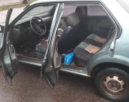 Зеленый Ниссан Санни, объемом двигателя 1.7 л и пробегом 300 тыс. км за 758 $, фото 5 на Automoto.ua