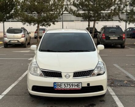 Белый Ниссан Тиида, объемом двигателя 1.6 л и пробегом 215 тыс. км за 5499 $, фото 1 на Automoto.ua