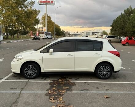 Белый Ниссан Тиида, объемом двигателя 1.6 л и пробегом 215 тыс. км за 5499 $, фото 3 на Automoto.ua